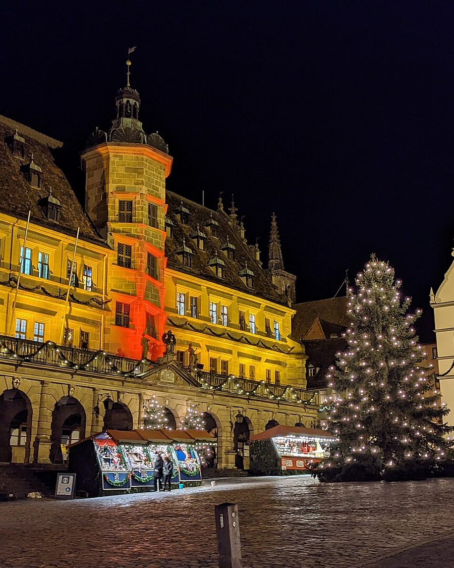 Rothenburg ob der Tauber market square at night